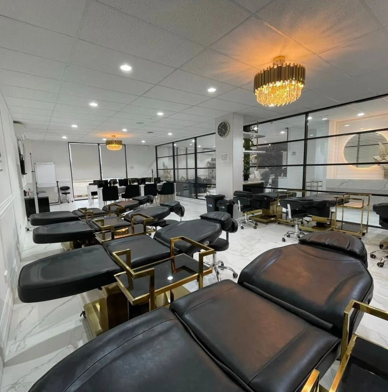 How long does a full cosmetic tattoo training course take?